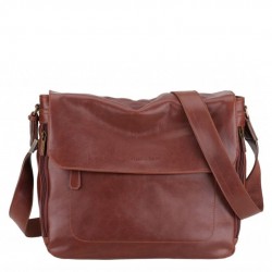 ARTHUR & ASTON MARTIN BESACE