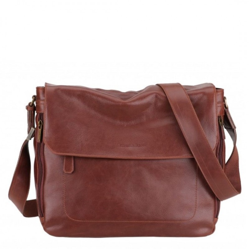 ARTHUR & ASTON MARTIN BESACE