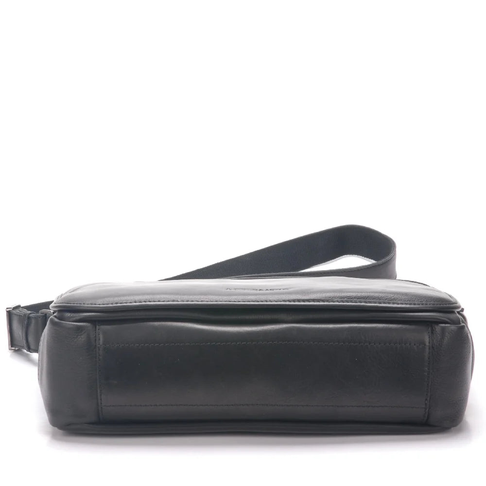 BESACE A RABAT CUIR ARTHUR ET ASTON NOIR