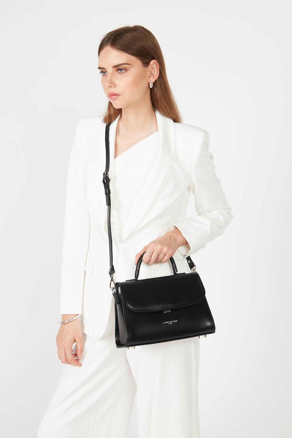 Sac à Main à Rabat Cuir Lisse Noir – Lancaster Paris