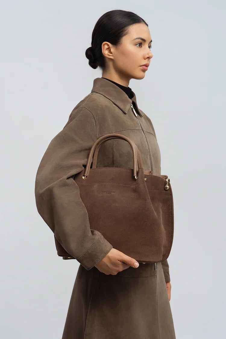 Sac Porte-Mains Zippé Cuir Effet Velours Taupe L – Lancaster Paris