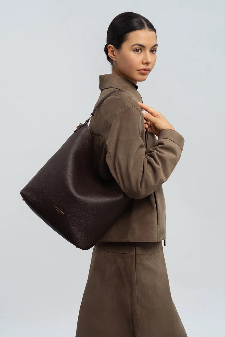Sac Seau Cuir Dune Marron Foncé L – Lancaster Paris