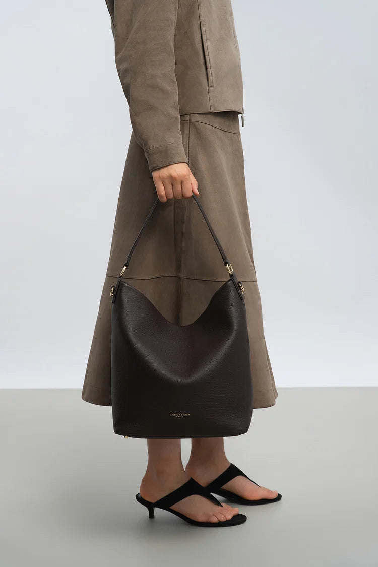 Sac Seau Cuir Dune Marron Foncé L – Lancaster Paris
