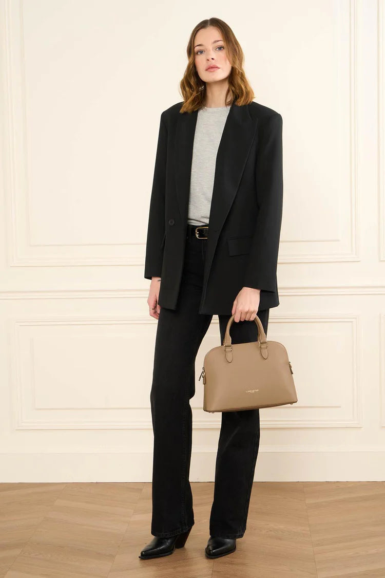 Sac Demi-Lune Zippé Sierra JIA Sable M – Lancaster Paris