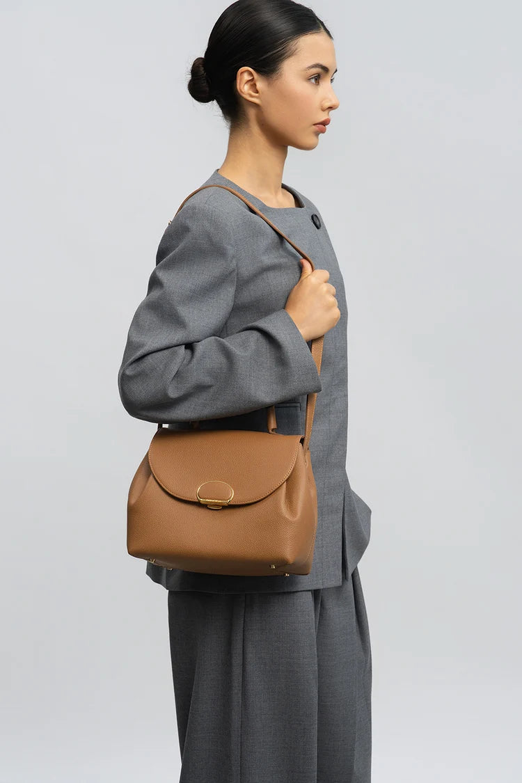 Sac Porte-Mains à Fermoir Milano PIA Moka M – Lancaster Paris