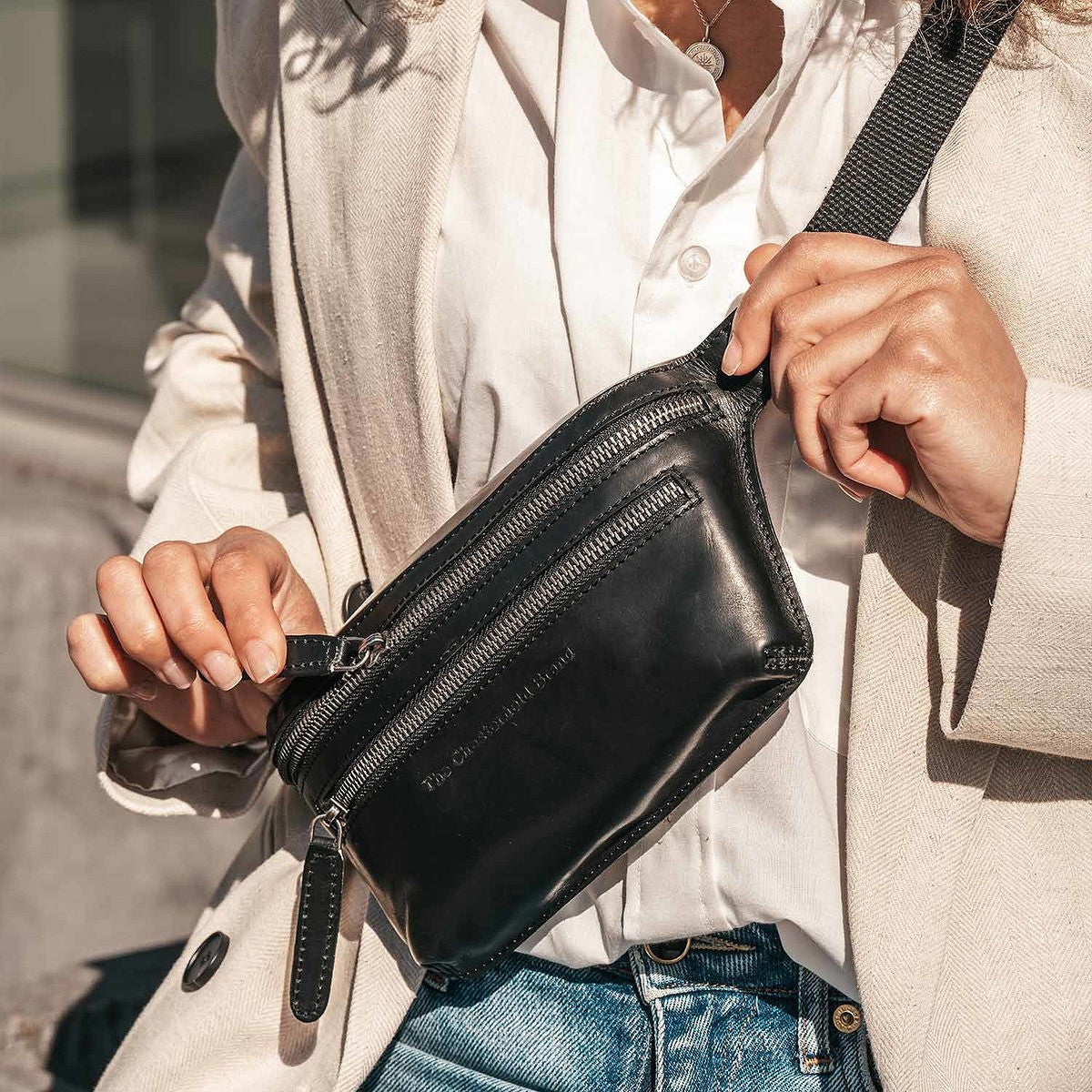Banane Cuir Chesterfield Toronto Noir