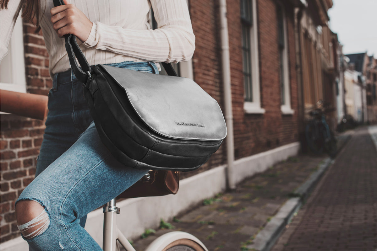 Sac à Rabat Cuir Chesterfield 3 Poches Noir